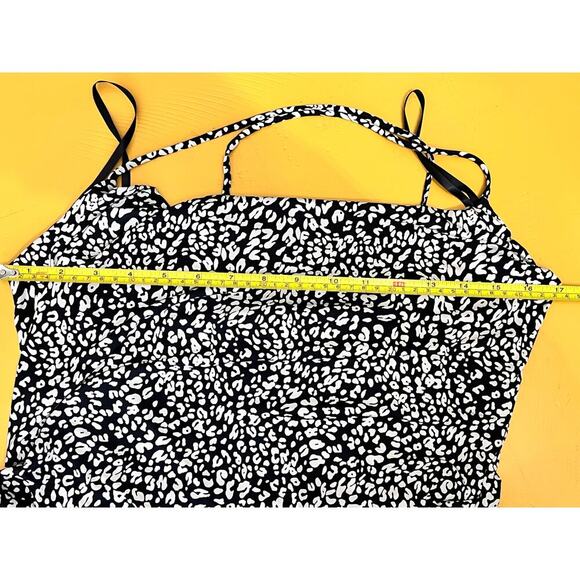 Urban Outfitters Black Cheetah Print Cowl Neck Sleeveless Mini Romper Size Large - Picture 6 of 7